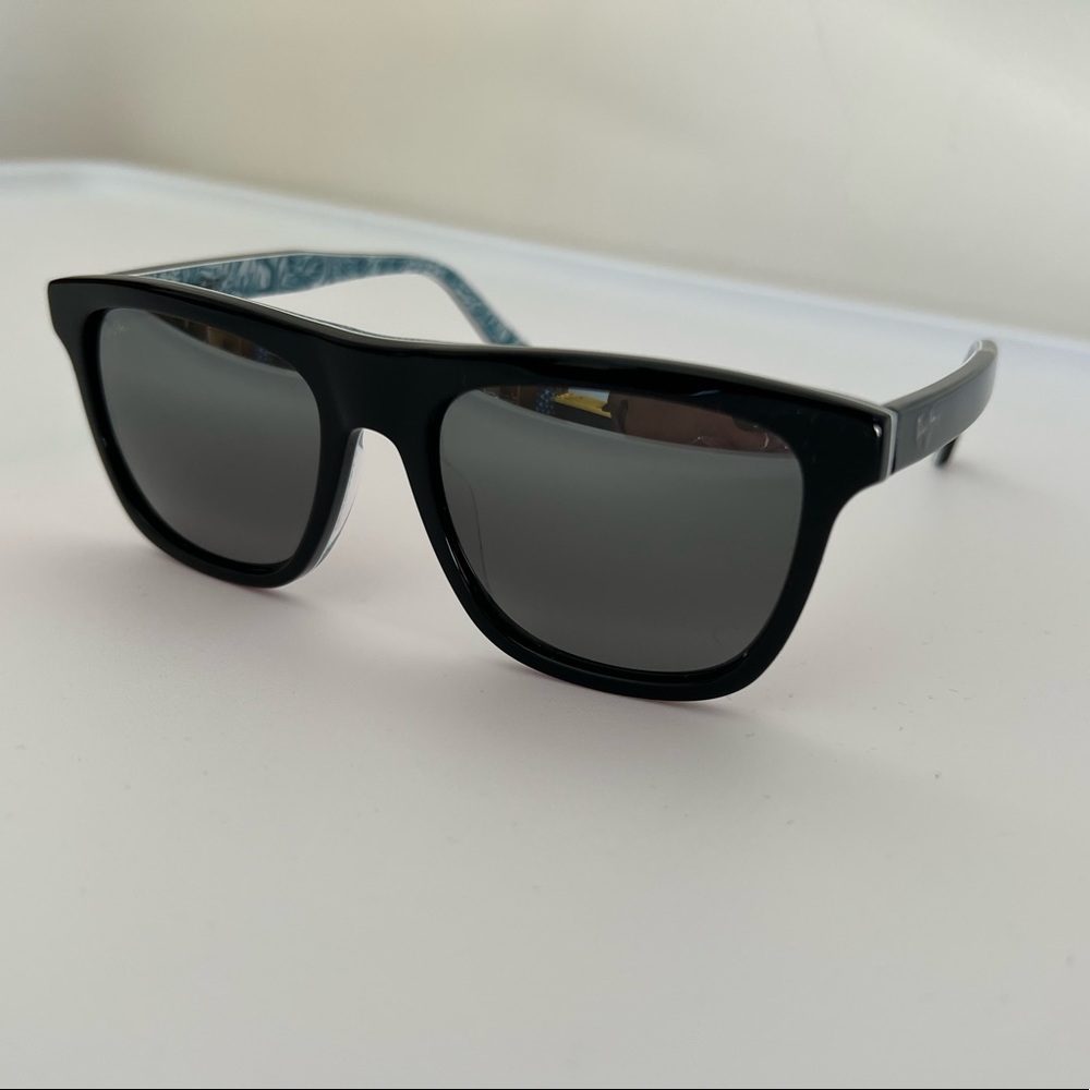 Black Maui Jim sunglasses; Tommy Bahama edition